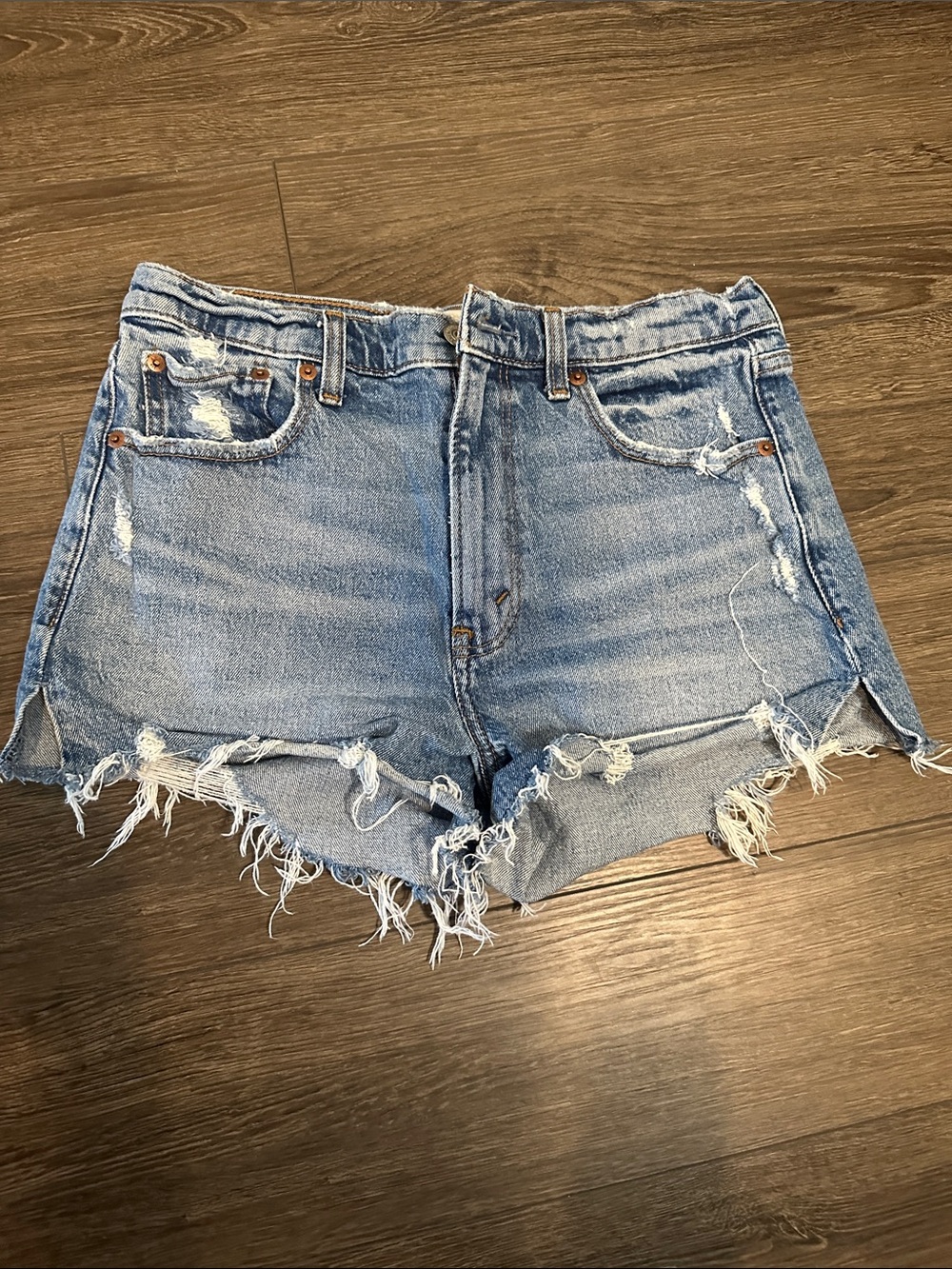 Abercrombie & Fitch The Mom Short 28 High Rise Distressed Denim Cutoffs